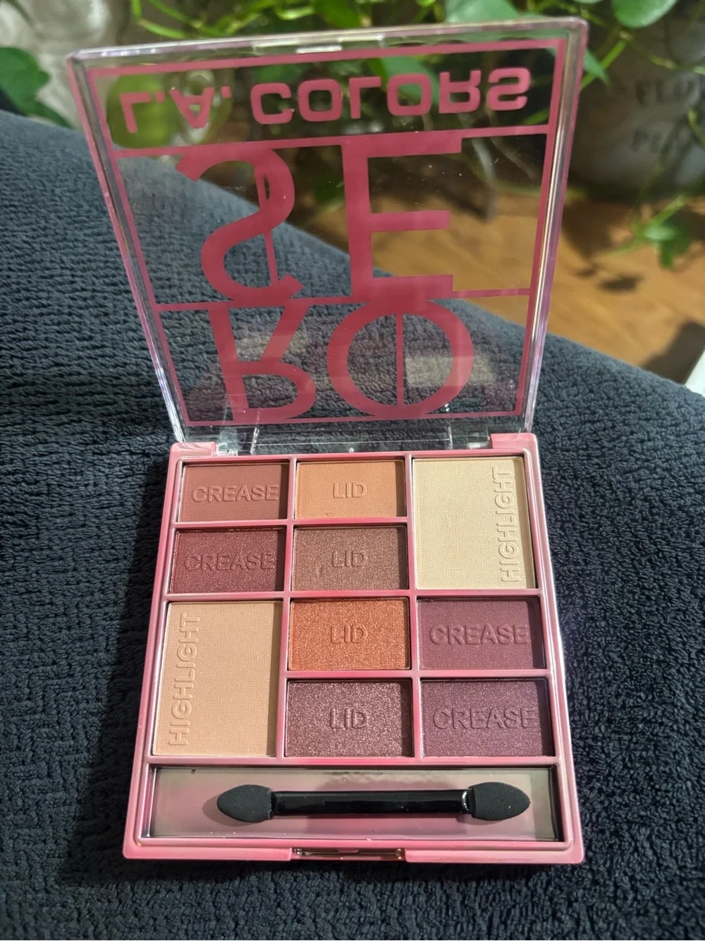 L. A. Colors Rose Eyeshadow Palette NET WEIGHT. 0.56 OZ